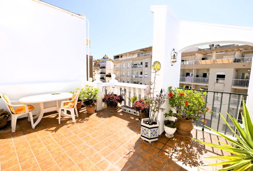 Ático con amplia terraza y orientación sur