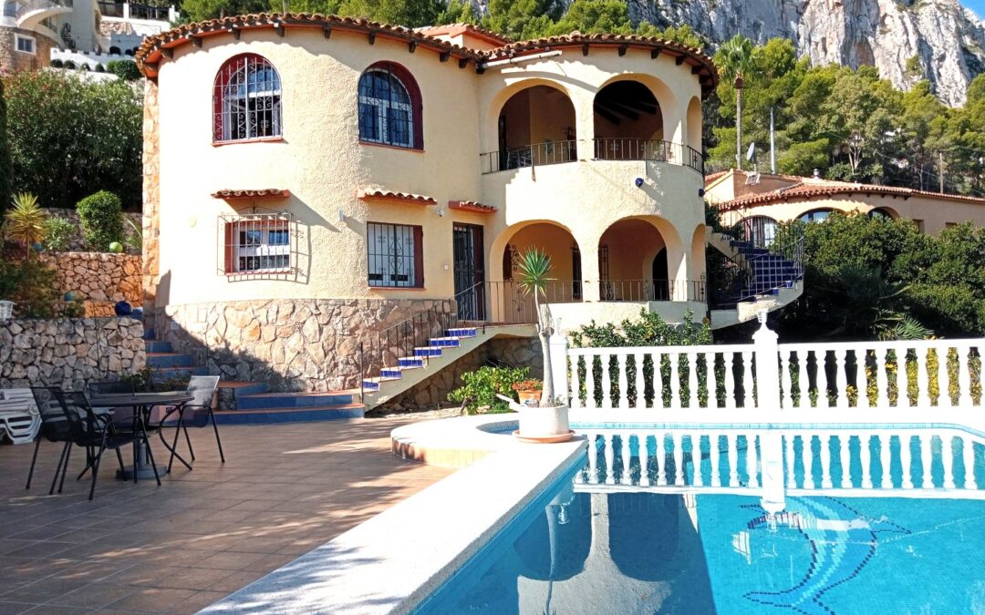 Villa con 2 apartamentos independientes